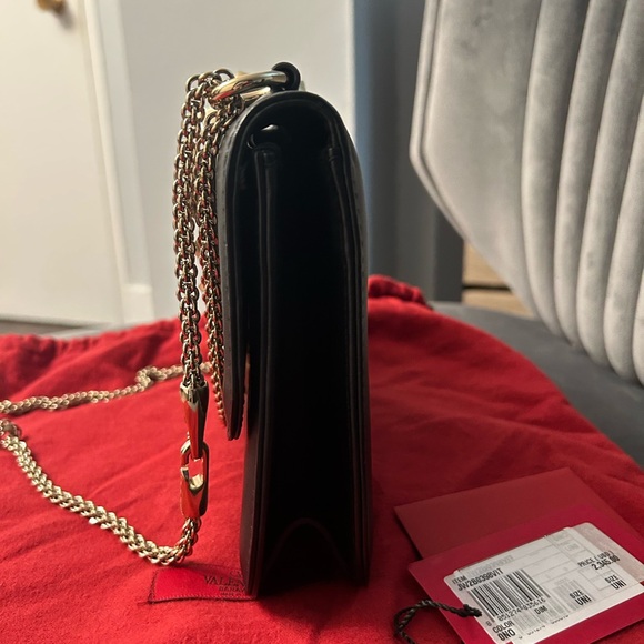 Valentino Rockstud Medium Shoulder Bag - Picture 5 of 9